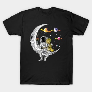 Astronaut And Alien In Love, Valentines Day Gift T-Shirt